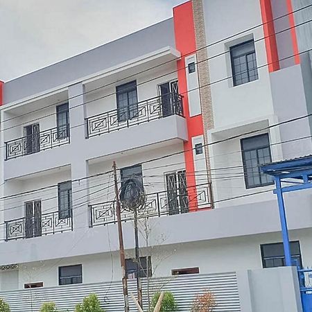 Mahkota Residence Mitra Reddoorz การาวัง ภายนอก รูปภาพ