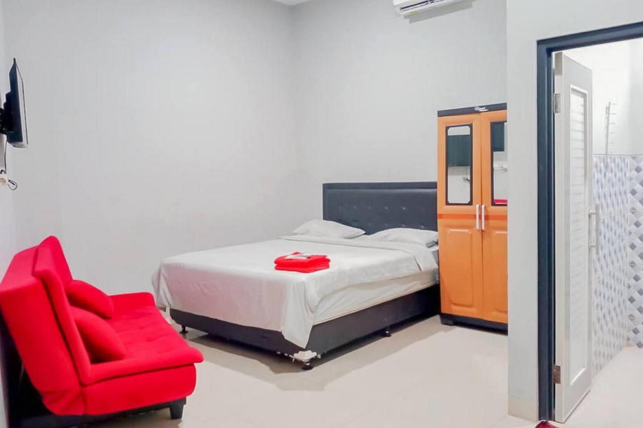 Mahkota Residence Mitra Reddoorz การาวัง ภายนอก รูปภาพ